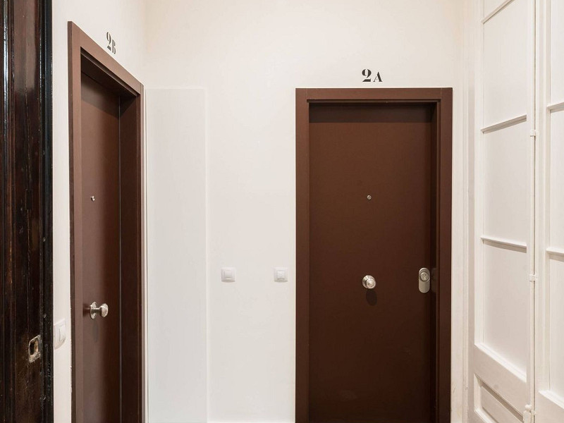 Отремонтированная квартира с балконами в районе Эшампле Эскерра, Барселона. Фото:  12