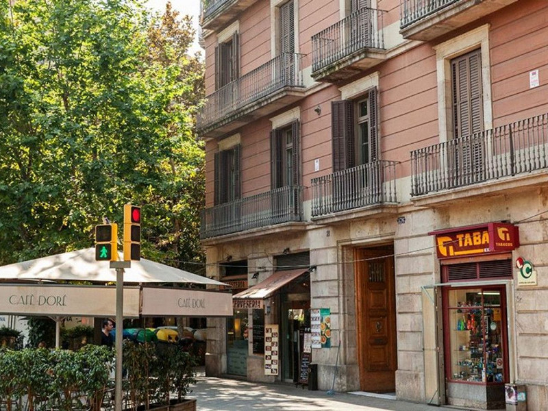 Отремонтированная квартира с балконами в районе Эшампле Эскерра, Барселона. Фото:  16