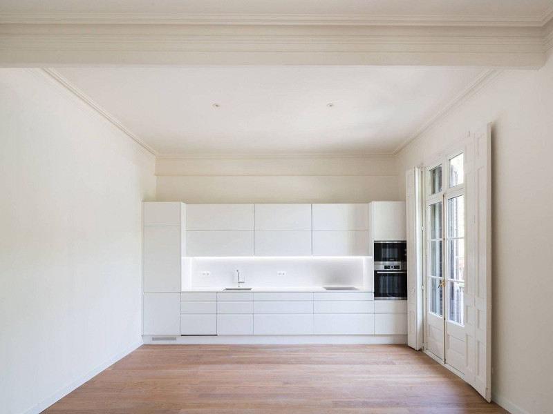 Отремонтированная квартира с балконами в районе Эшампле Эскерра, Барселона. Фото:  19