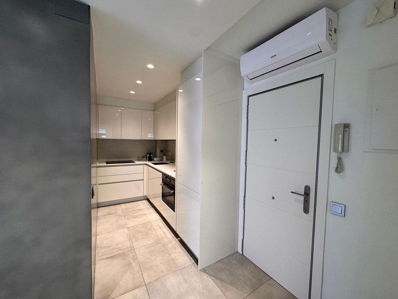 Квартира с террасой и видом на море в Плайя-д’Аро, Коста-Брава. Фото:  7