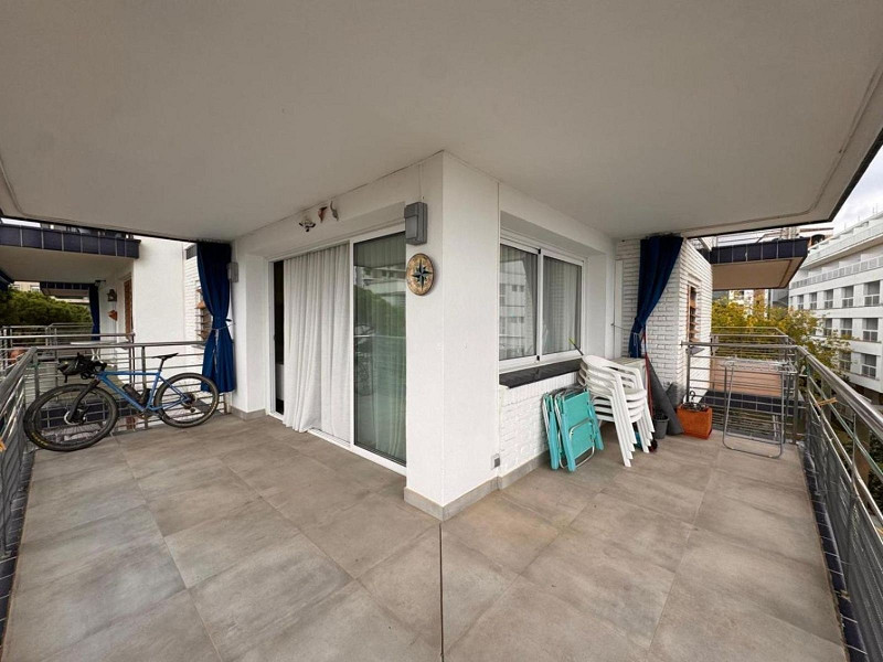 Квартира с террасой и видом на море в Плайя-д’Аро, Коста-Брава. Фото:  19