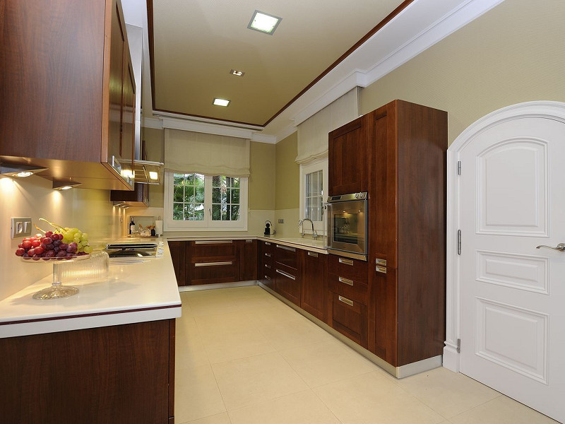 Роскошная вилла на первой линии моря с садом и бассейном в Ситжесе, Барселона. Фото:  6