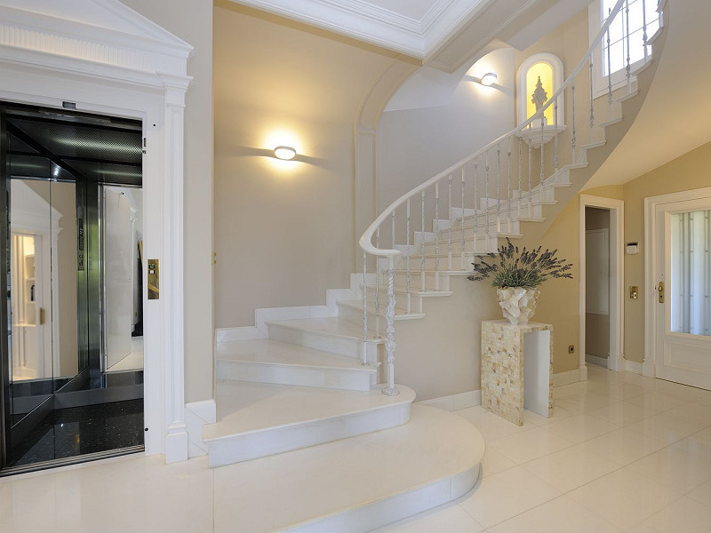 Роскошная вилла на первой линии моря с садом и бассейном в Ситжесе, Барселона. Фото:  14