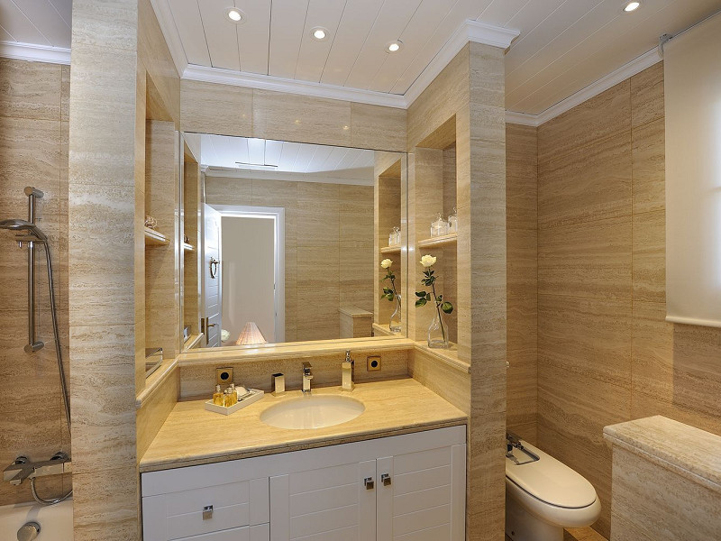 Роскошная вилла на первой линии моря с садом и бассейном в Ситжесе, Барселона. Фото:  21