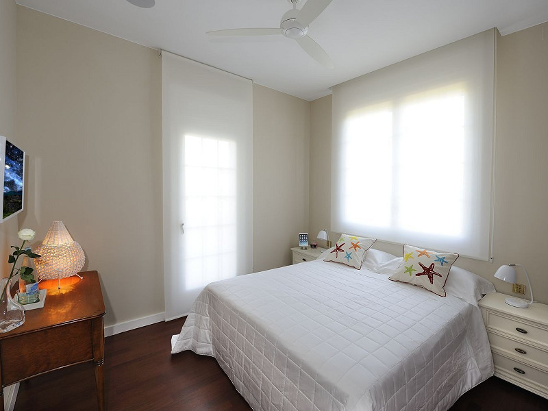 Роскошная вилла на первой линии моря с садом и бассейном в Ситжесе, Барселона. Фото:  22