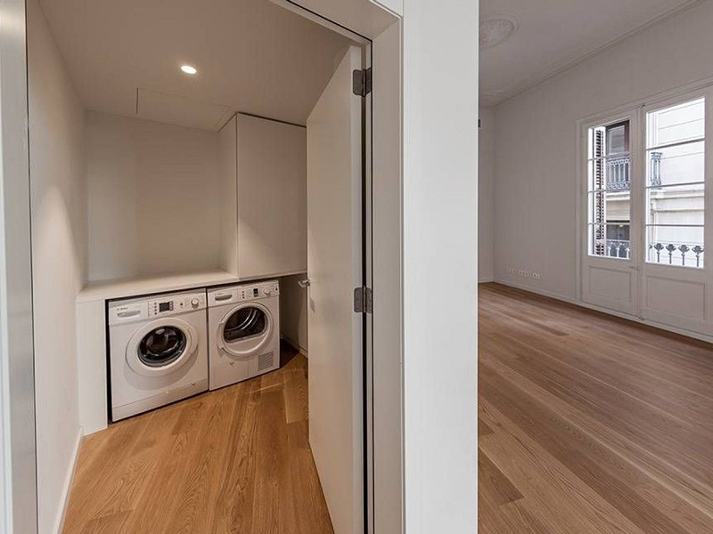 Классическая квартира с балконами и высокими потолками в центре Эшампле, Барселона. Фото:  7