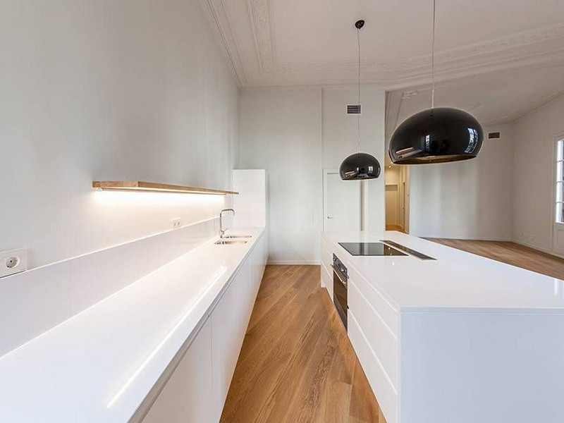 Классическая квартира с балконами и высокими потолками в центре Эшампле, Барселона. Фото:  8