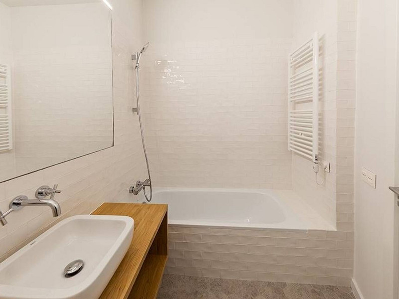 Классическая квартира с балконами и высокими потолками в центре Эшампле, Барселона. Фото:  11