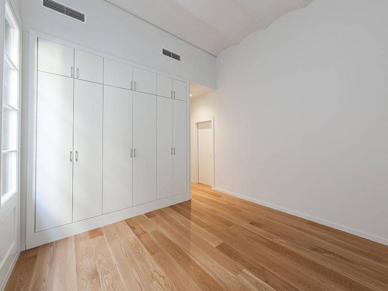 Классическая квартира с балконами и высокими потолками в центре Эшампле, Барселона. Фото:  12