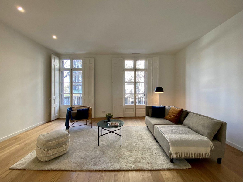 Просторная квартира с террасой в Эшампле, Барселона. Фото:  1