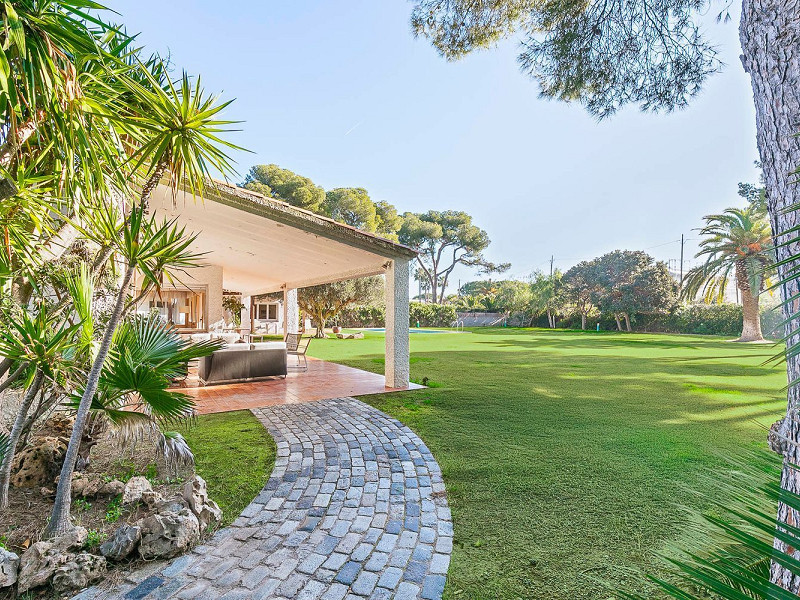 Дом с большим участком и инвестиционным потенциалом в Террамар, Ситжес. Фото:  4