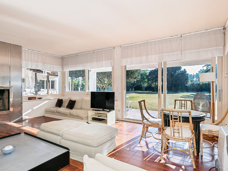 Дом с большим участком и инвестиционным потенциалом в Террамар, Ситжес. Фото:  17