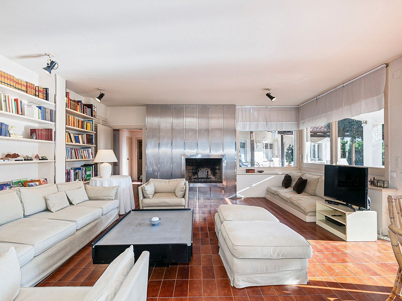 Дом с большим участком и инвестиционным потенциалом в Террамар, Ситжес. Фото:  22