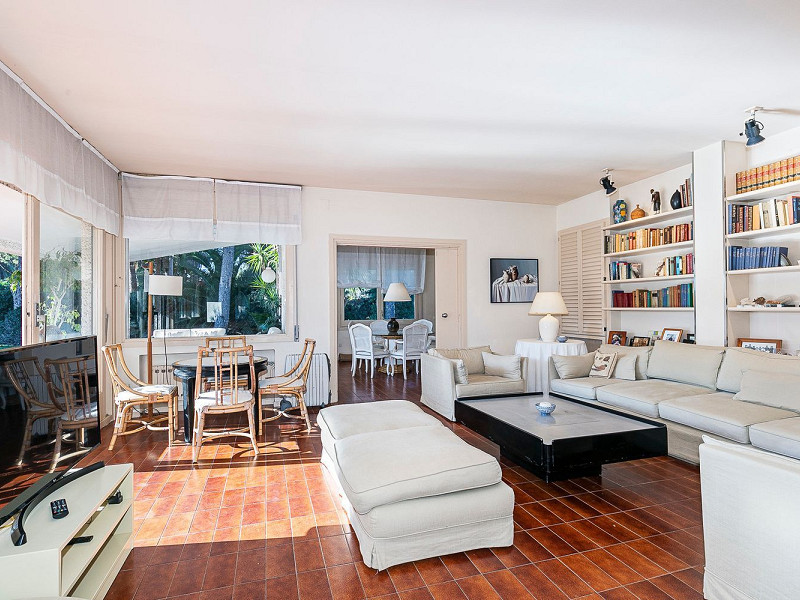 Дом с большим участком и инвестиционным потенциалом в Террамар, Ситжес. Фото:  23