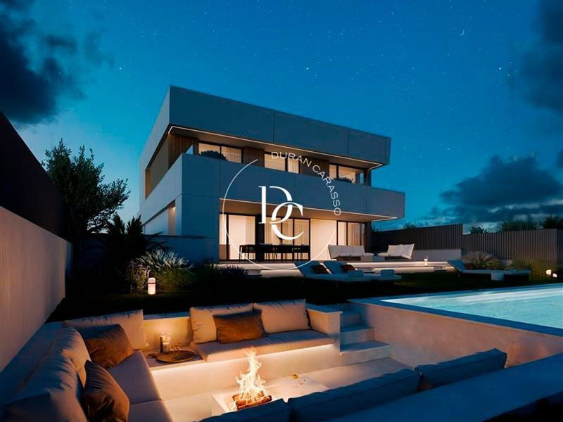 Современная энергоэффективная вилла с бассейном в Ла Плана, Ситжес. Фото:  16