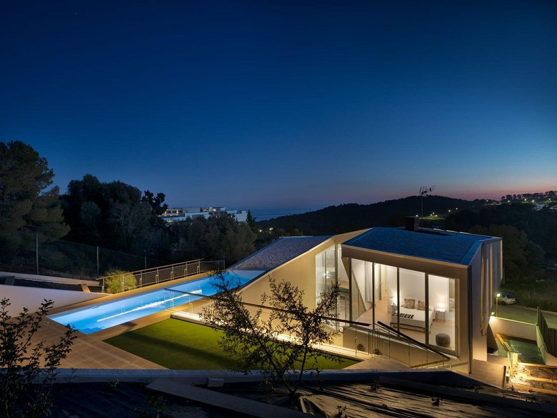 Современная вилла с видом на море и бассейном в Кан Жирона, Ситжес. Фото:  2