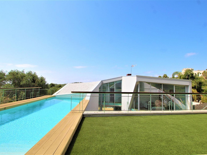 Современная вилла с видом на море и бассейном в Кан Жирона, Ситжес. Фото:  3