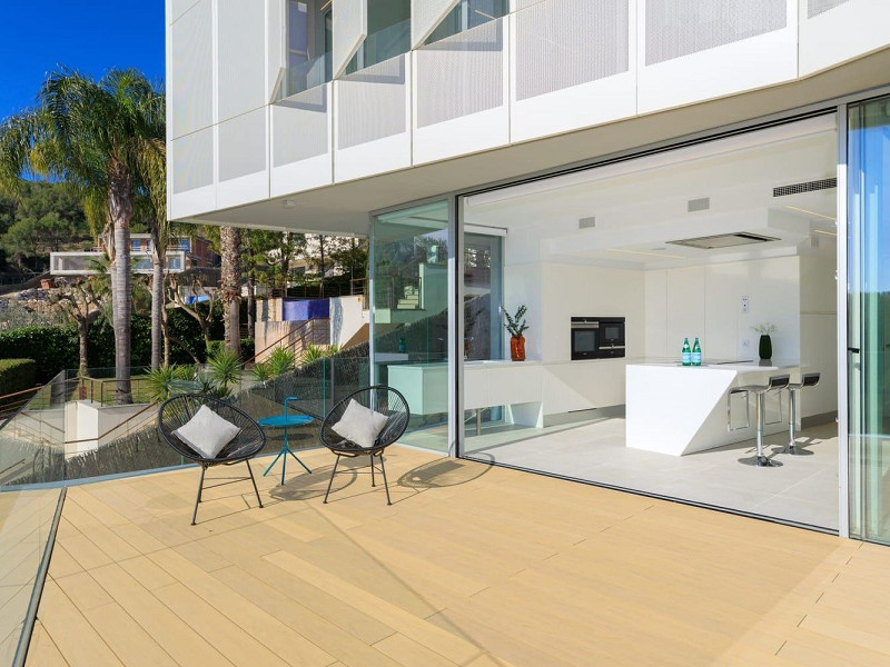 Современная вилла с видом на море и бассейном в Кан Жирона, Ситжес. Фото:  6