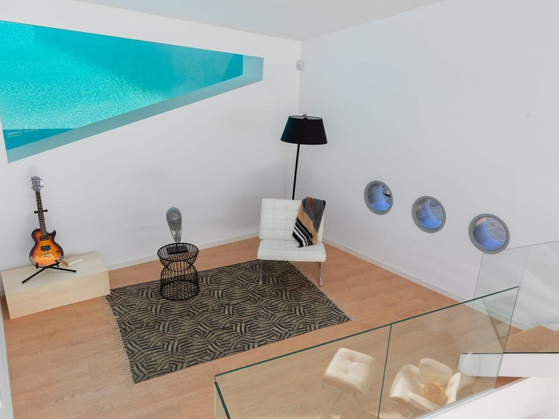 Современная вилла с видом на море и бассейном в Кан Жирона, Ситжес. Фото:  13