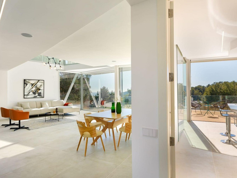 Современная вилла с видом на море и бассейном в Кан Жирона, Ситжес. Фото:  15