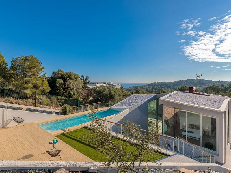Современная вилла с видом на море и бассейном в Кан Жирона, Ситжес. Фото:  17