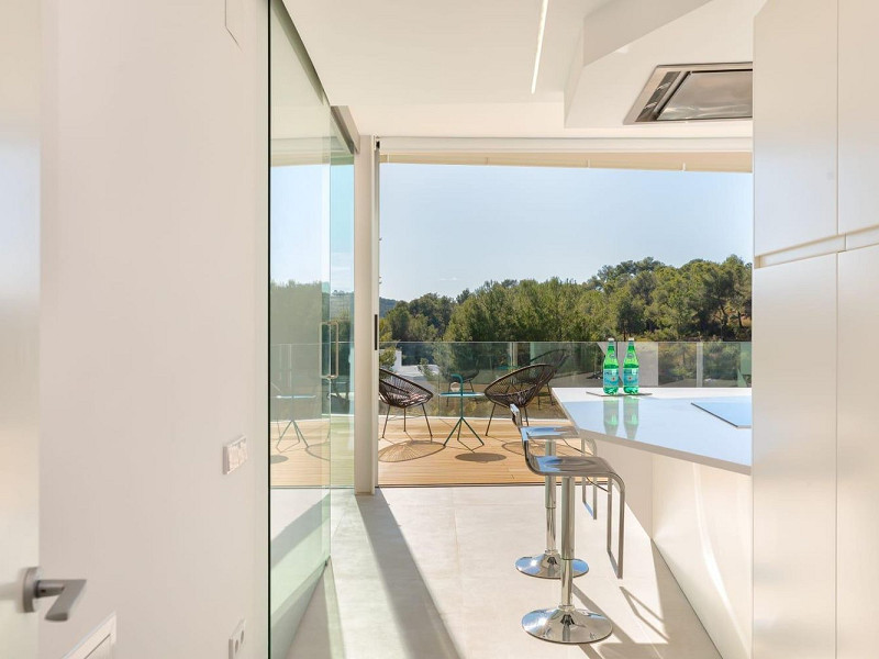Современная вилла с видом на море и бассейном в Кан Жирона, Ситжес. Фото:  18