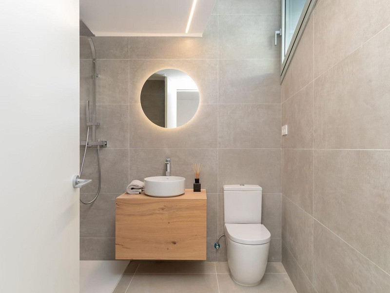 Современная вилла с видом на море и бассейном в Кан Жирона, Ситжес. Фото:  24