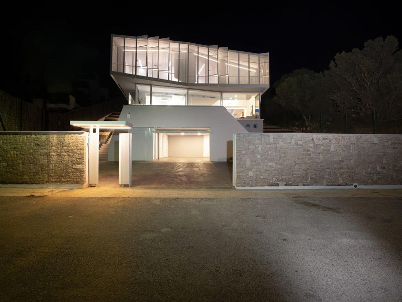 Современная вилла с видом на море и бассейном в Кан Жирона, Ситжес. Фото:  25