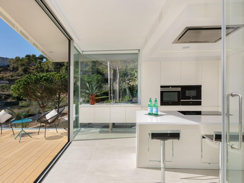 Современная вилла с видом на море и бассейном в Кан Жирона, Ситжес. Фото:  29