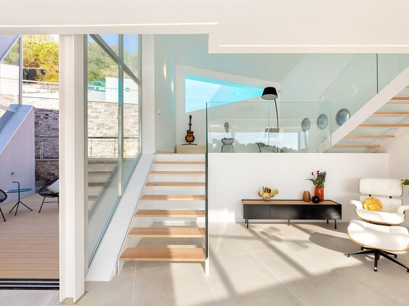 Современная вилла с видом на море и бассейном в Кан Жирона, Ситжес. Фото:  31