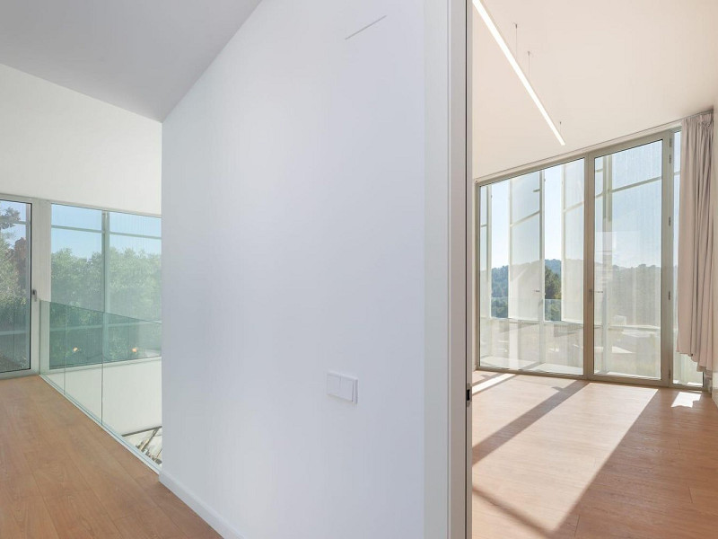 Современная вилла с видом на море и бассейном в Кан Жирона, Ситжес. Фото:  33