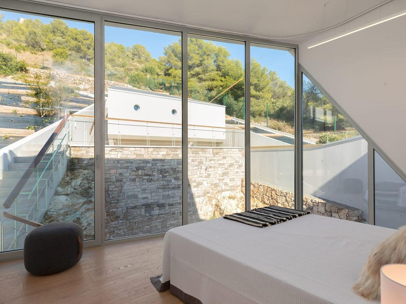 Современная вилла с видом на море и бассейном в Кан Жирона, Ситжес. Фото:  38