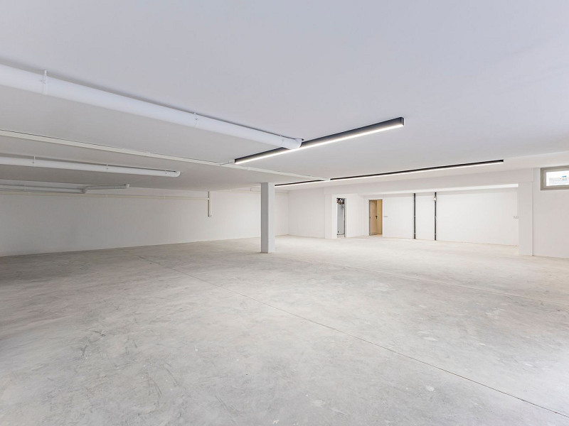 Новая современная вилла с видом на море, просторными террасами и гаражом в Ситжесе. Фото:  6