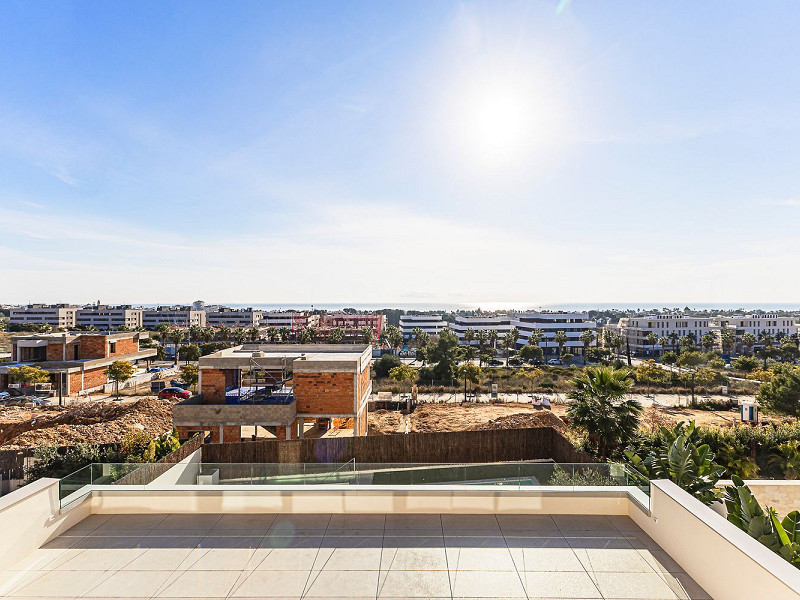 Новая современная вилла с видом на море, просторными террасами и гаражом в Ситжесе. Фото:  66