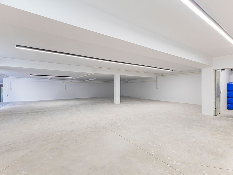 Новая современная вилла с видом на море, просторными террасами и гаражом в Ситжесе. Фото:  68