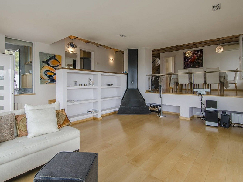 Современная вилла с видом на море рядом с Golf Terramar в Ситжесе, Барселона. Фото:  5