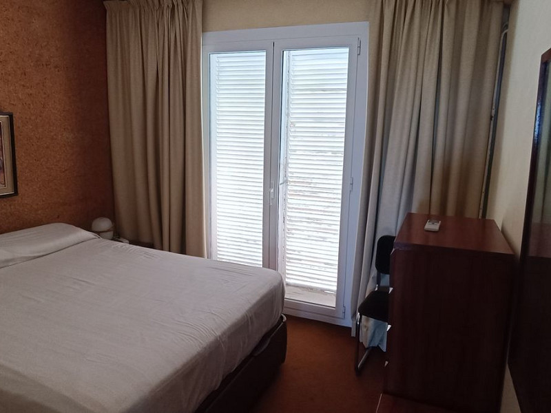 Квартира на первой линии моря с террасой и парковкой в Виласар-де-Мар, Барселона. Фото:  7