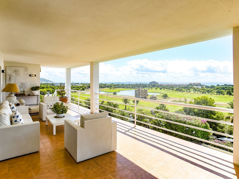 Вилла с панорамным видом на море и гольф в Can Girona, Ситжес . Фото:  6