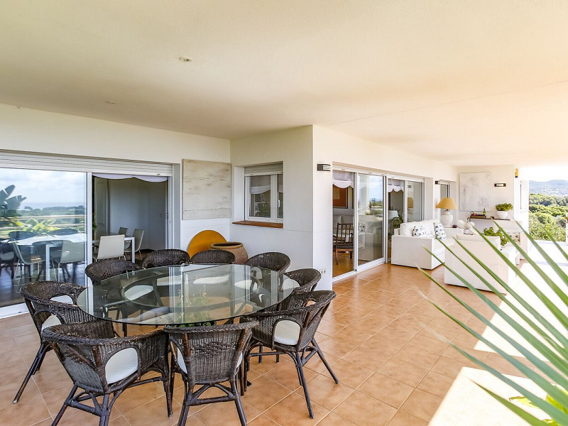 Вилла с панорамным видом на море и гольф в Can Girona, Ситжес . Фото:  9