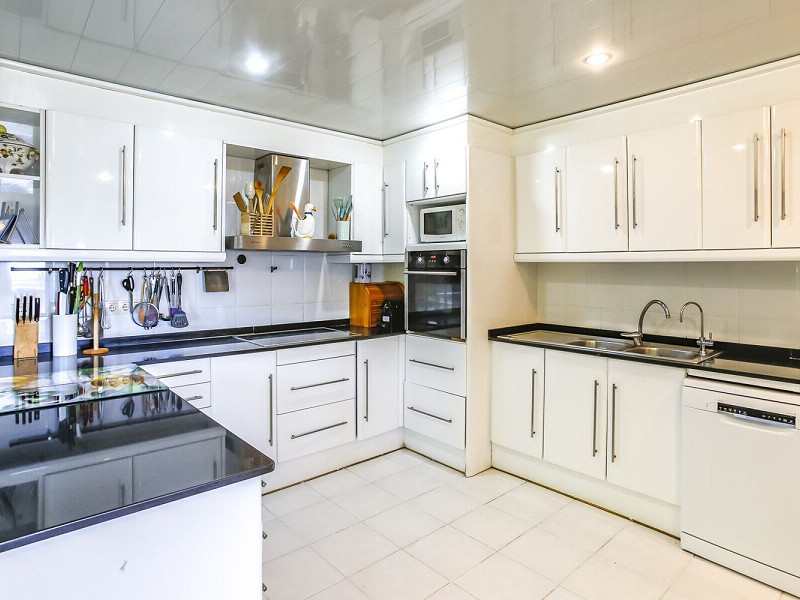 Вилла с панорамным видом на море и гольф в Can Girona, Ситжес . Фото:  11