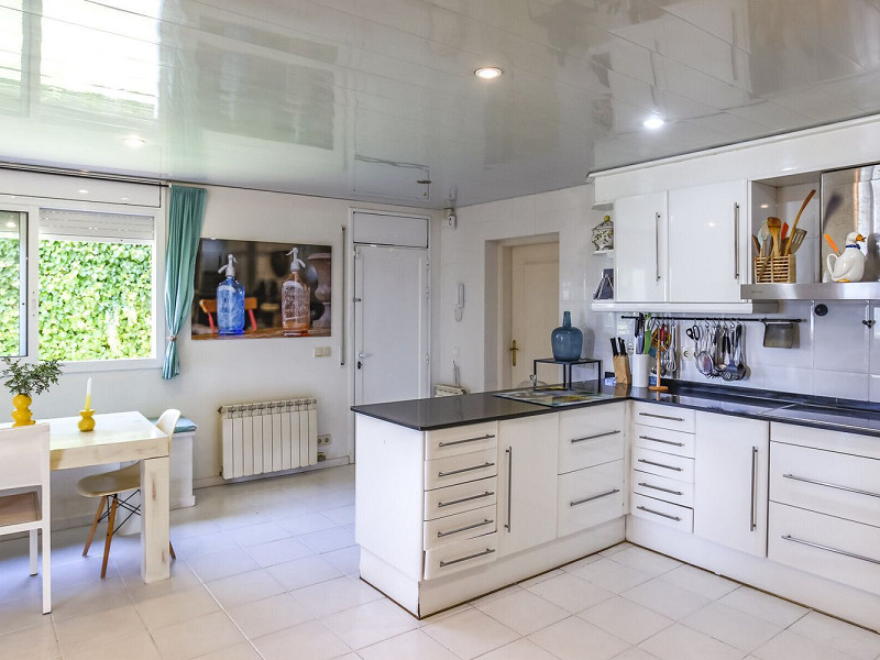 Вилла с панорамным видом на море и гольф в Can Girona, Ситжес . Фото:  12