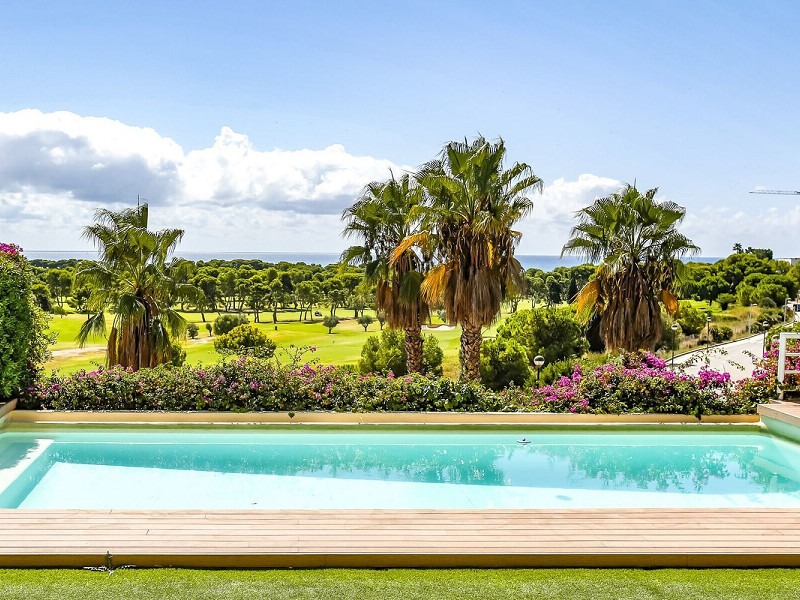 Вилла с панорамным видом на море и гольф в Can Girona, Ситжес . Фото:  26