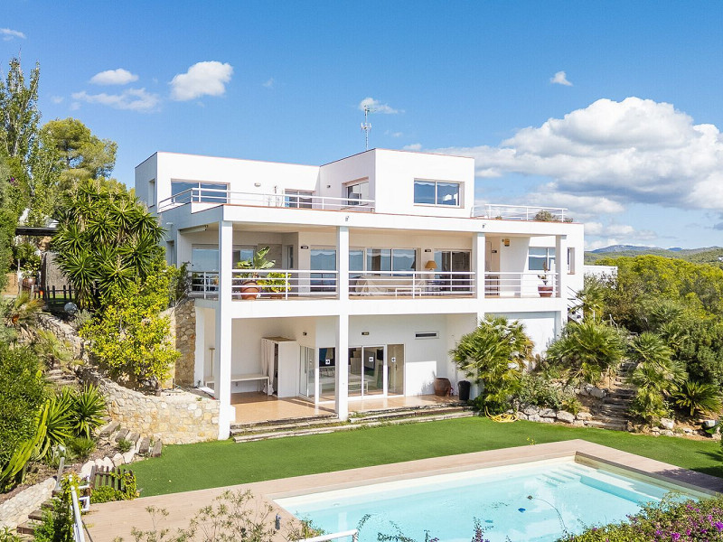 Вилла с панорамным видом на море и гольф в Can Girona, Ситжес . Фото:  36