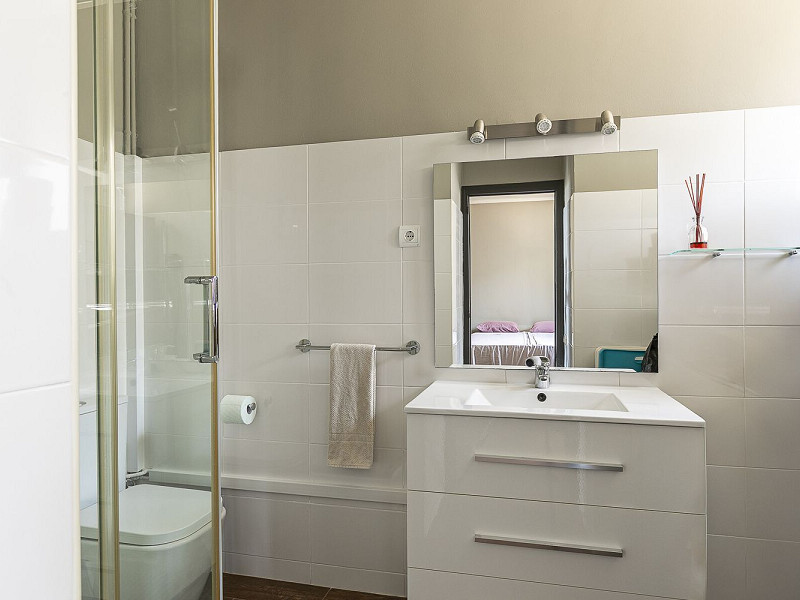 Вилла с панорамным видом на море в Левантине, Ситжес. Фото:  19