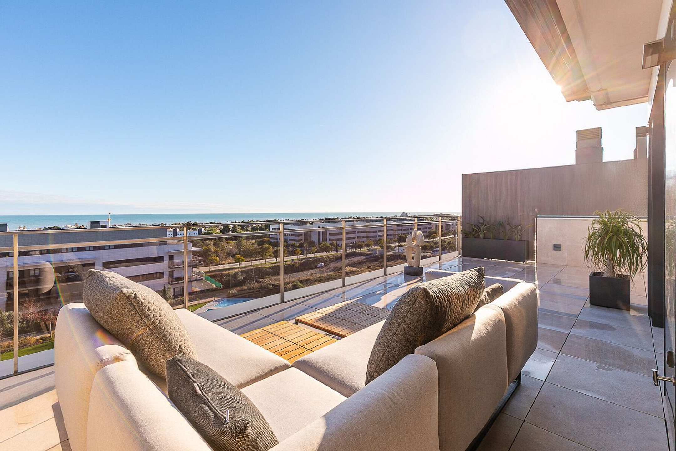 Эксклюзивный пентхаус с панорамным видом на море и горы в Ла Плана, Ситжес