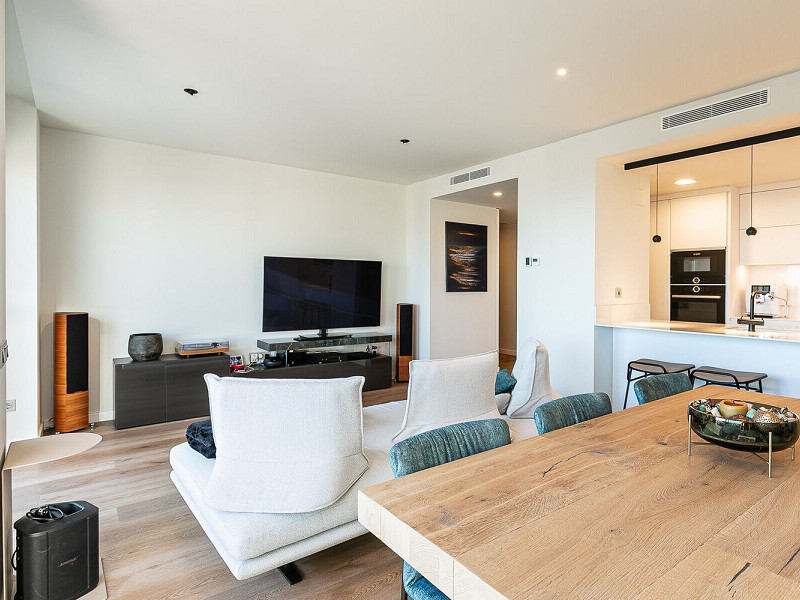 Эксклюзивный пентхаус с панорамным видом на море и горы в Ла Плана, Ситжес. Фото:  7