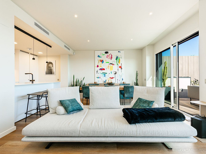 Эксклюзивный пентхаус с панорамным видом на море и горы в Ла Плана, Ситжес. Фото:  8