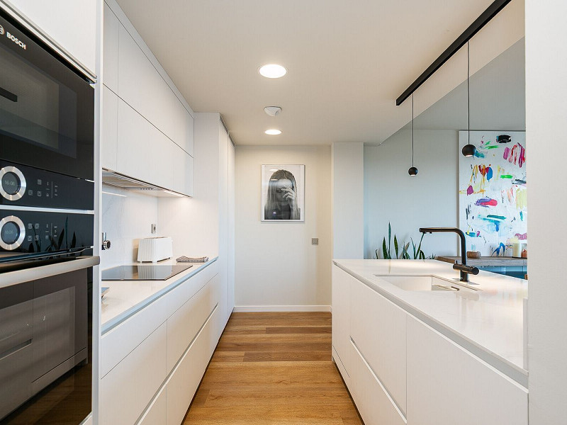 Эксклюзивный пентхаус с панорамным видом на море и горы в Ла Плана, Ситжес. Фото:  10