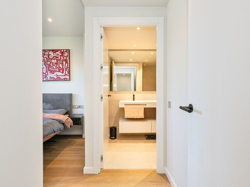 Эксклюзивный пентхаус с панорамным видом на море и горы в Ла Плана, Ситжес. Фото:  15