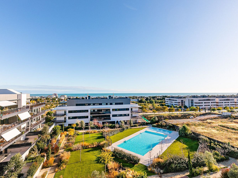 Эксклюзивный пентхаус с панорамным видом на море и горы в Ла Плана, Ситжес. Фото:  27